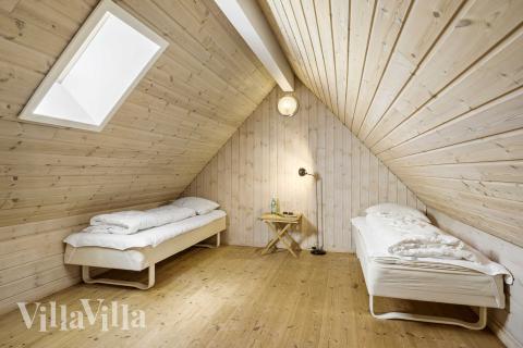 Noen av de 20 soveplassene i luksushus nr. 182 finnes på hems