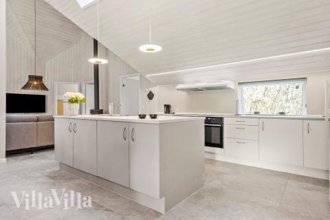 Kjøkkenet i luksushus nr. 182 er fullt utstyrt så dere lett kan lage mat til 20 personer.