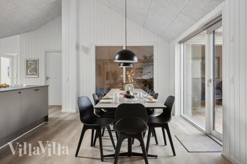 Oppholdsrom med plass til 14 i luksushus nr. 593.