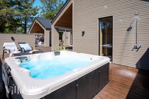 Det finnes boblebad og 5 soverom i luksushus nr. 593.