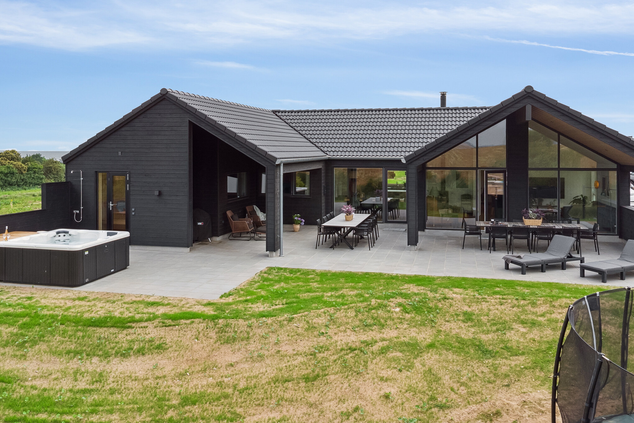 Dette lekre huset med svømmebasseng, nr. 668, med plass til 16 personer, ligger i Fyn og øyer