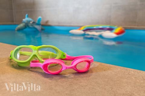 Ta en dukkert i bassenget i luksushus nr. 668 i Fyn og øyer.