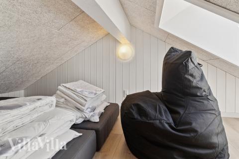 Noen av de 16 soveplassene i luksushus nr. 811 finnes på hems