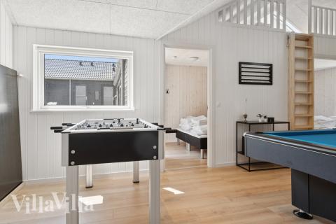 Luksushus nr. 811 til 16 personer tilbyr et stort aktivitetsrom med bl.a. biljard og dart