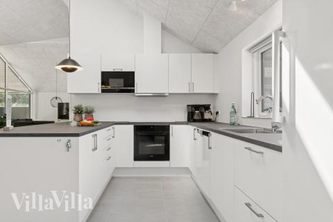 Kjøkkenet i luksushus nr. 811 er godt innrettet.