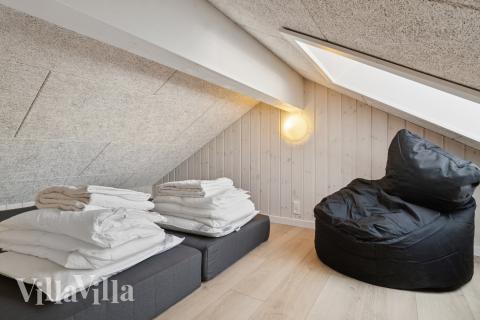 Noen av de 26 soveplassene i luksushus nr. 815 finnes på hems