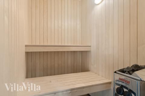 Nyt varmen i badstuen i luksushus nr. 817 til 24 personer