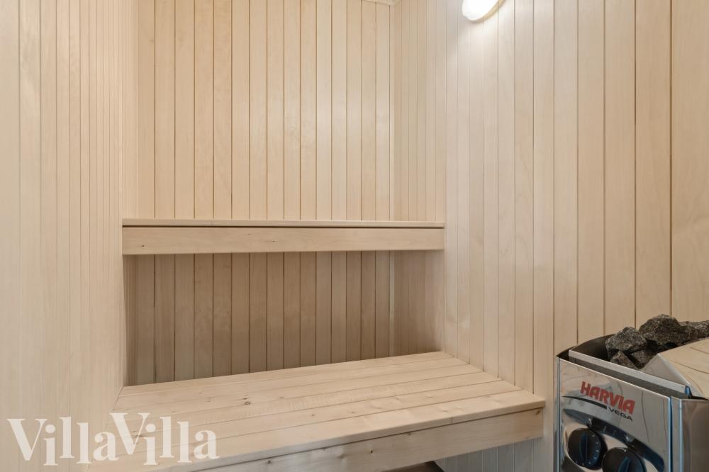 Nyt varmen i badstuen i luksushus nr. 817 til 24 personer