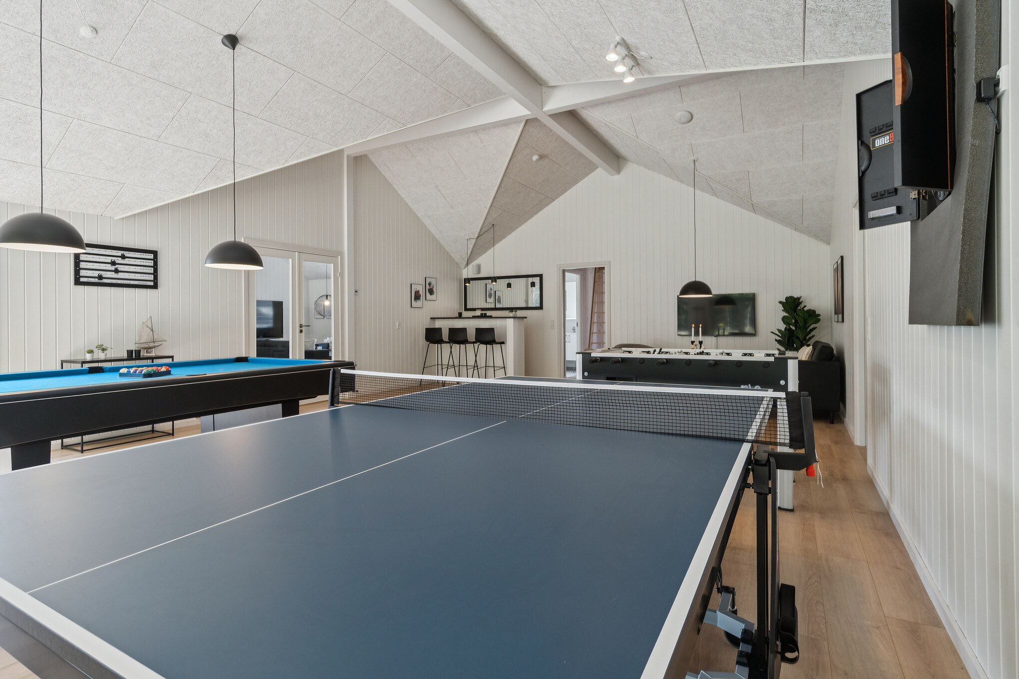 I tillegg til alle aktivitetsmulighetene i husets bassengavdeling, kan du også spille biljard, bordtennis og dart i luksushus nr. 817