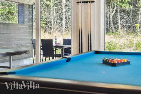 Luksushus nr. 817 til 24 personer tilbyr et stort aktivitetsrom med bl.a. biljard og dart