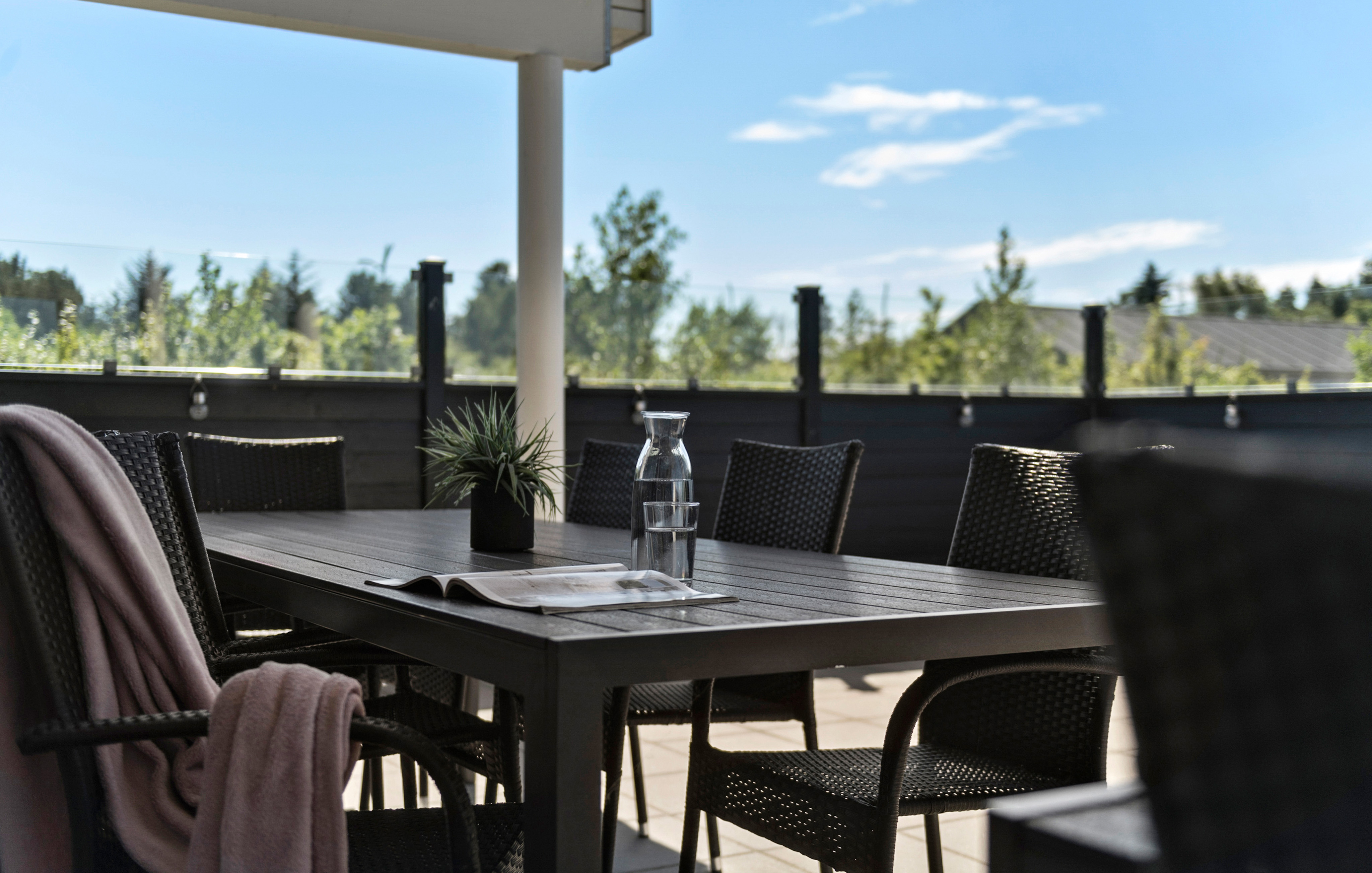 Luksushus nr. 475 har en deilig terrasse med gode hagemøbler til 18 personer.
