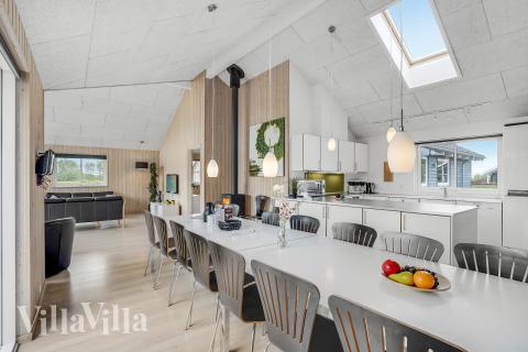 Oppholdsrom med plass til 18 i luksushus nr. 281.