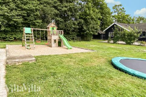 I tillegg til alle aktivitetsmulighetene i husets bassengavdeling, tilbyr også luksushus nr. 281 mengder av utendørsaktiviteter