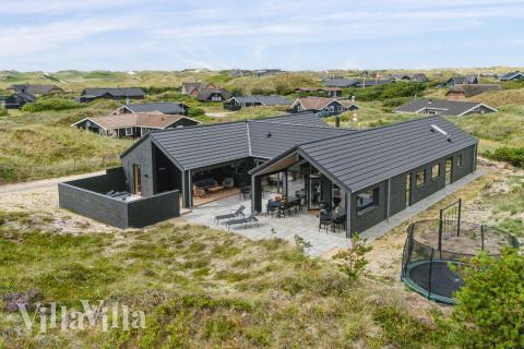 Flott feriehus nr. 672, med god plass til opptil 18 personer