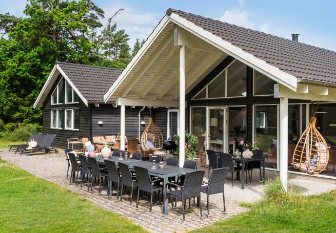 Dette lekre huset med svømmebasseng, nr. 367, med plass til 18 personer, ligger i Nordsjælland
