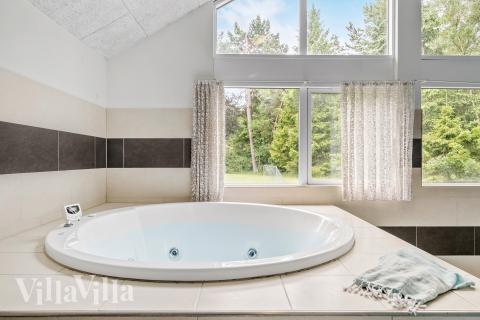 Nyt varmen i boblebadet i luksushus nr. 367 i Nordsjælland