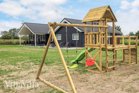 I tillegg til alle aktivitetsmulighetene i husets bassengavdeling, tilbyr også luksushus nr. 670 mengder av utendørsaktiviteter