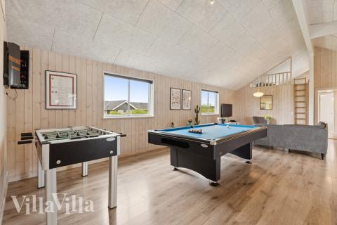 Aktivitetsrom i luksushus nr. 404 med 9 soverom og plass til 24 personer.