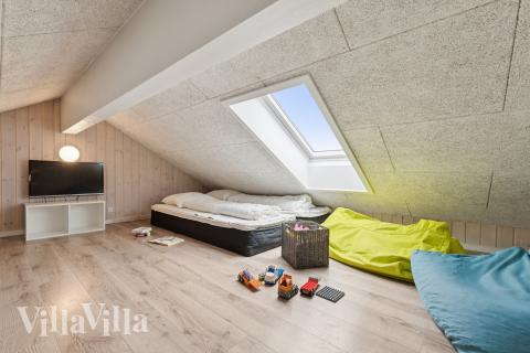 Noen av de 24 soveplassene i luksushus nr. 404 finnes på hems