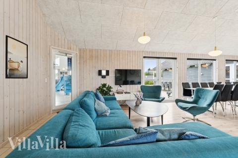 Sofakroken i luksushus nr. 404 i Limfjorden.