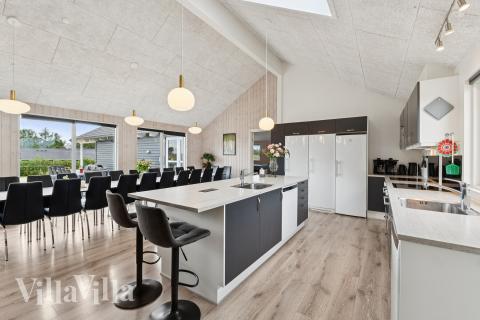 Kjøkkenet i luksushus nr. 404 er godt innrettet.