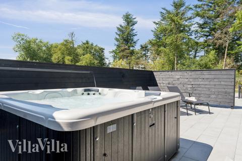 Nyt varmen i boblebadet i luksushus nr. 616 i Fyn og øyer