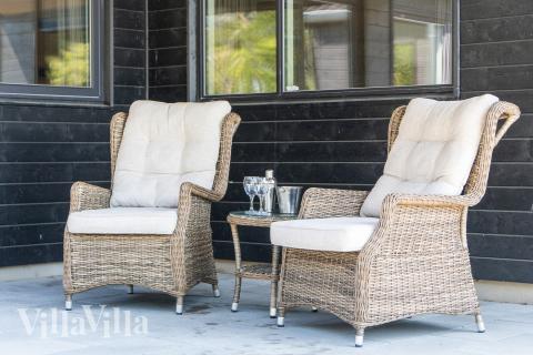 Luksushus nr. 616 har en deilig terrasse med gode hagemøbler til 16 personer.