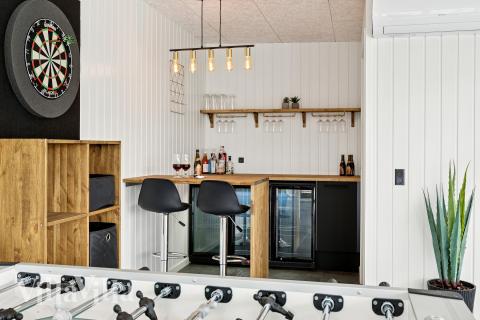 Luksushus nr. 686 til 36 personer tilbyr et stort aktivitetsrom med bl.a. biljard og dart