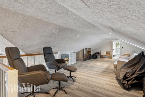 Noen av de 36 soveplassene i luksushus nr. 686 finnes på hems