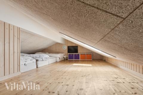 Noen av de 18 soveplassene i luksushus nr. 292 finnes på hems