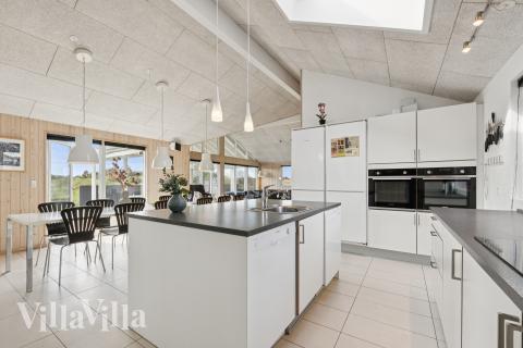 Kjøkkenet i luksushus nr. 292 er godt innrettet.