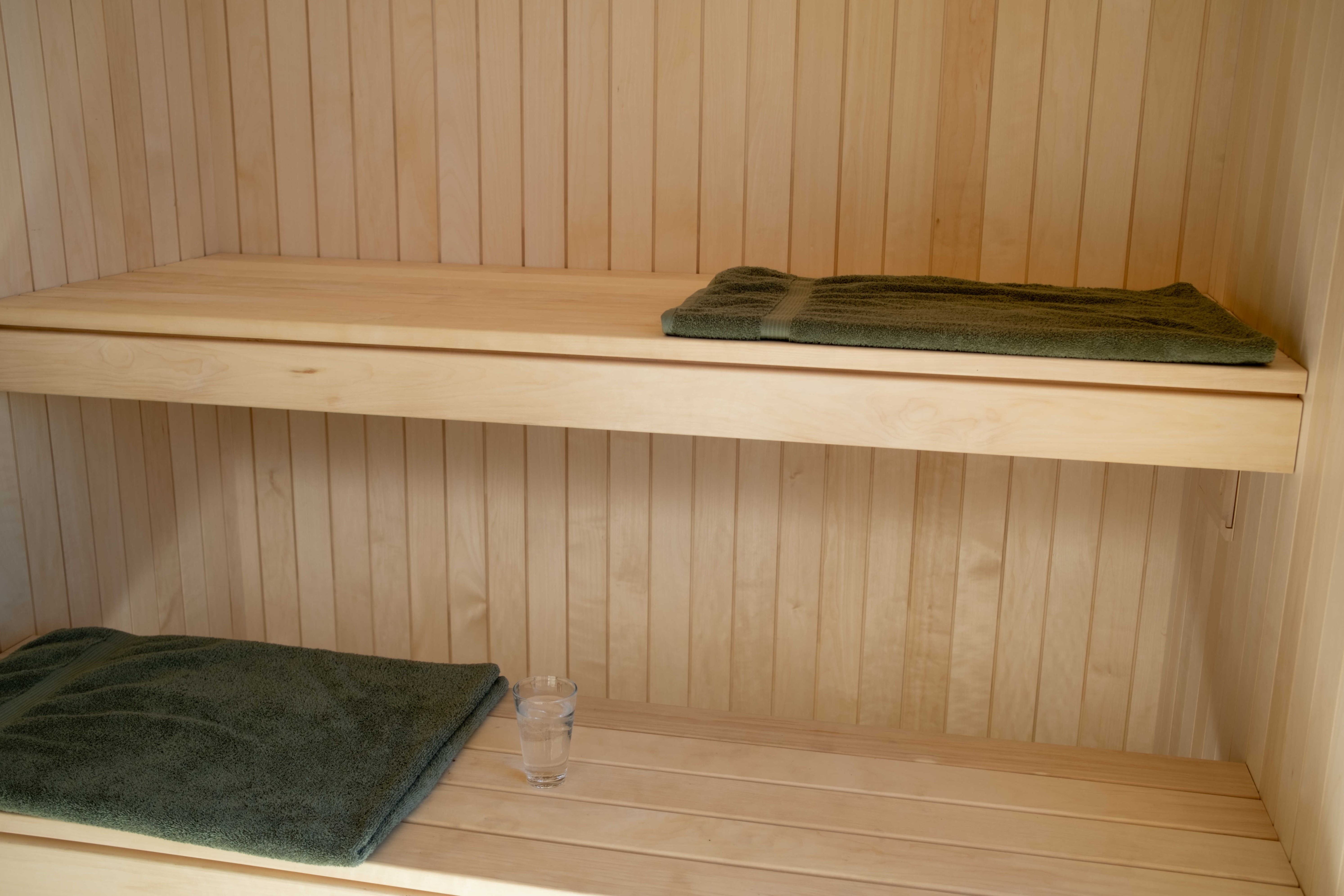 Nyt varmen i badstuen i luksushus nr. 696 til 18 personer