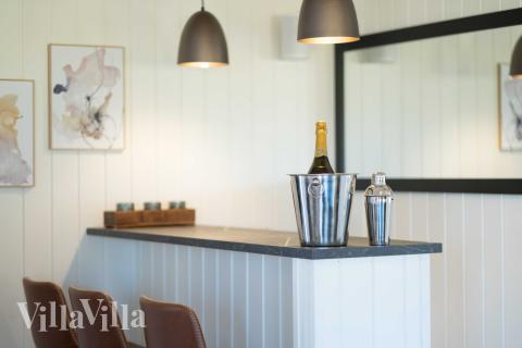 Feriehus nr. 696 har egen bar