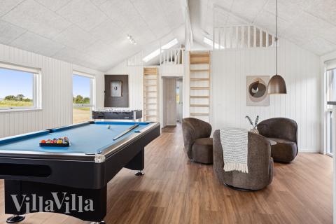 Aktivitetsrom i luksushus nr. 696 med 7 soverom og plass til 18 personer.