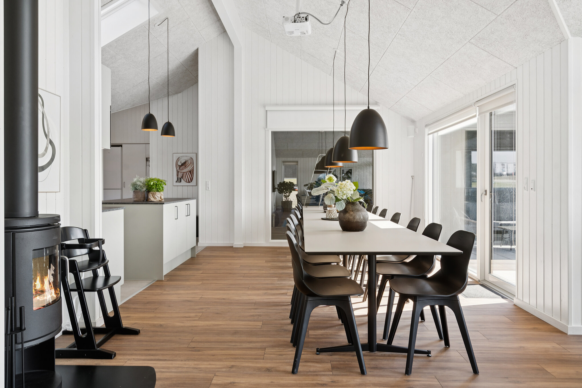Oppholdsrom med plass til 18 i luksushus nr. 696.