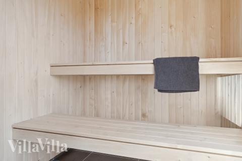 Nyt varmen i badstuen i luksushus nr. 906 til 18 personer