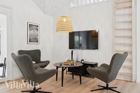 Luksushus nr. 697 til 20 personer tilbyr et stort aktivitetsrom med bl.a. biljard og dart