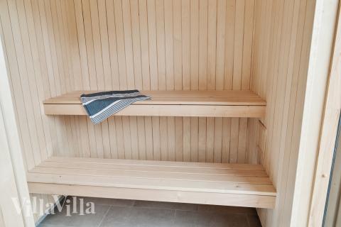 Nyt varmen i badstuen i luksushus nr. 697 til 20 personer