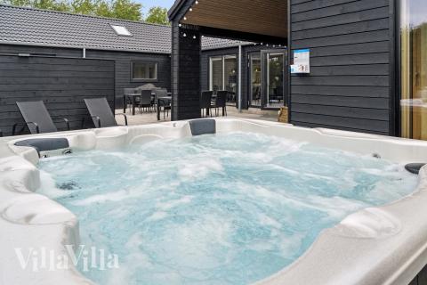 Luksushus nr. 697 har bl.a. et deilig boblebad