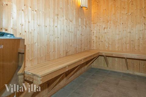 Nyt varmen i badstuen i luksushus nr. 223 til 18 personer