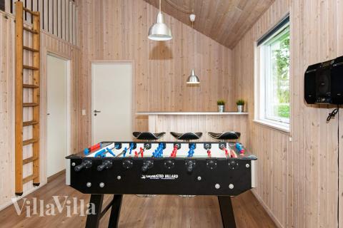 Luksushus nr. 223 til 18 personer tilbyr et stort aktivitetsrom med bl.a. biljard og dart