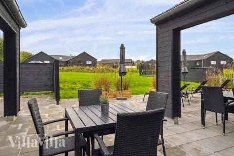 Stor terrasse i luksushus nr. 664 i Sydjylland.