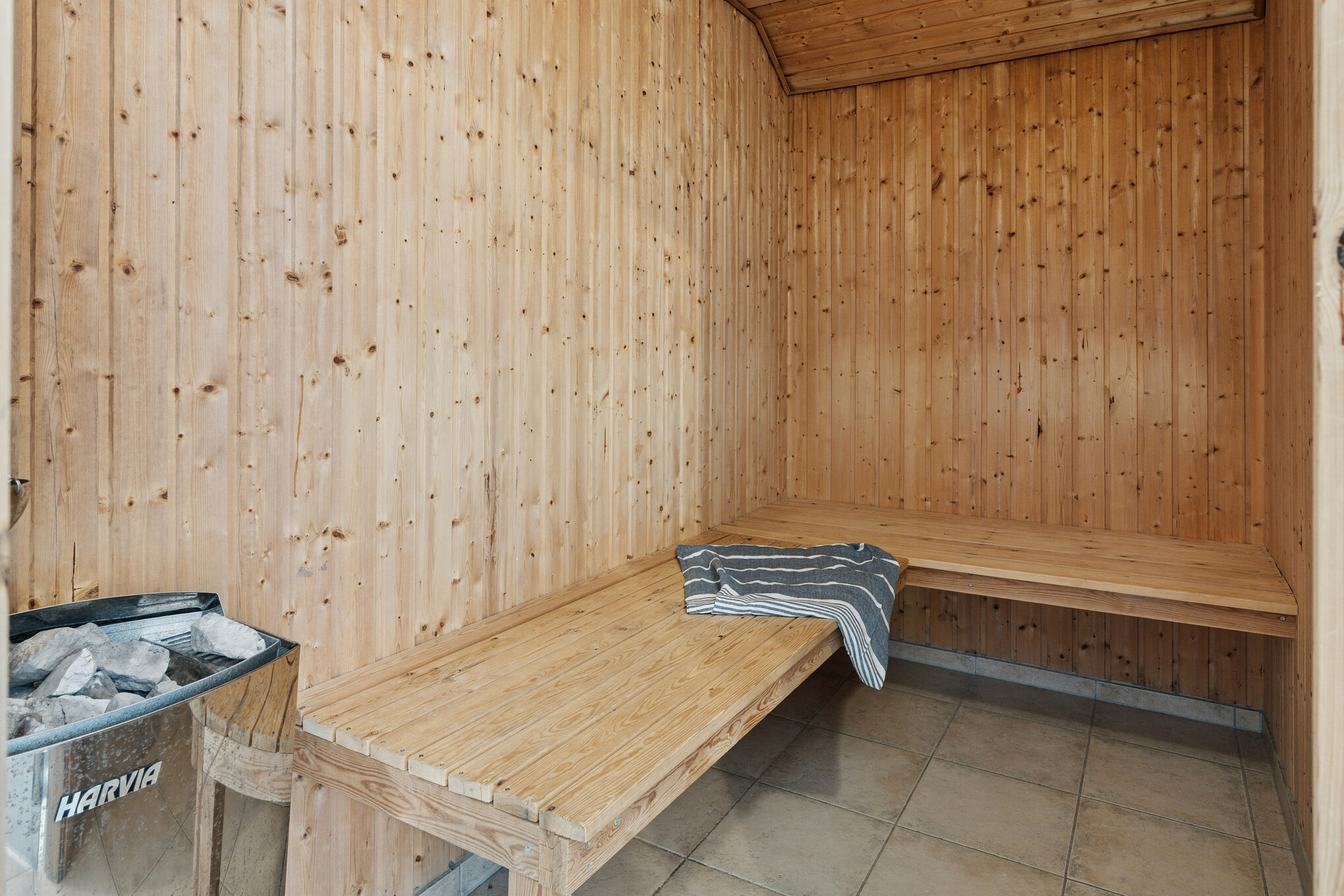 Nyt varmen i badstuen i luksushus nr. 222 til 18 personer