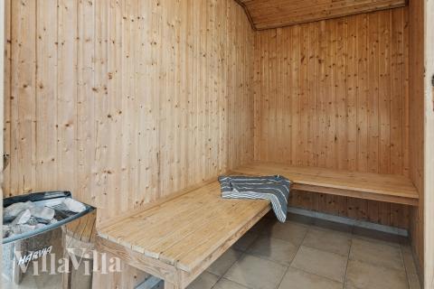 Nyt varmen i badstuen i luksushus nr. 222 til 18 personer