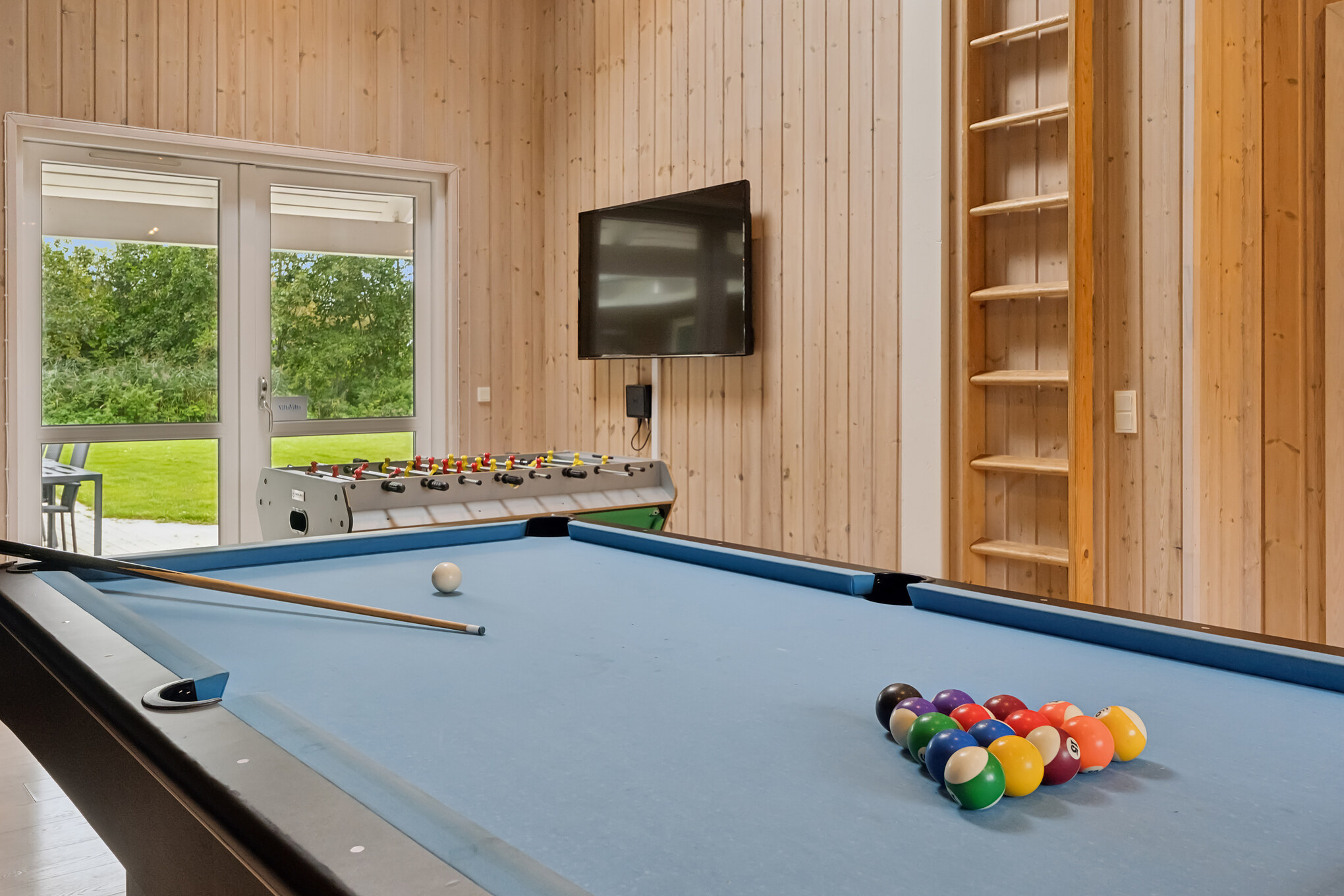 Luksushus nr. 222 til 18 personer tilbyr et stort aktivitetsrom med bl.a. biljard og dart