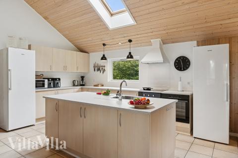 Kjøkkenet i luksushus nr. 222 i Lolland/Falster/Møn er godt innrettet.