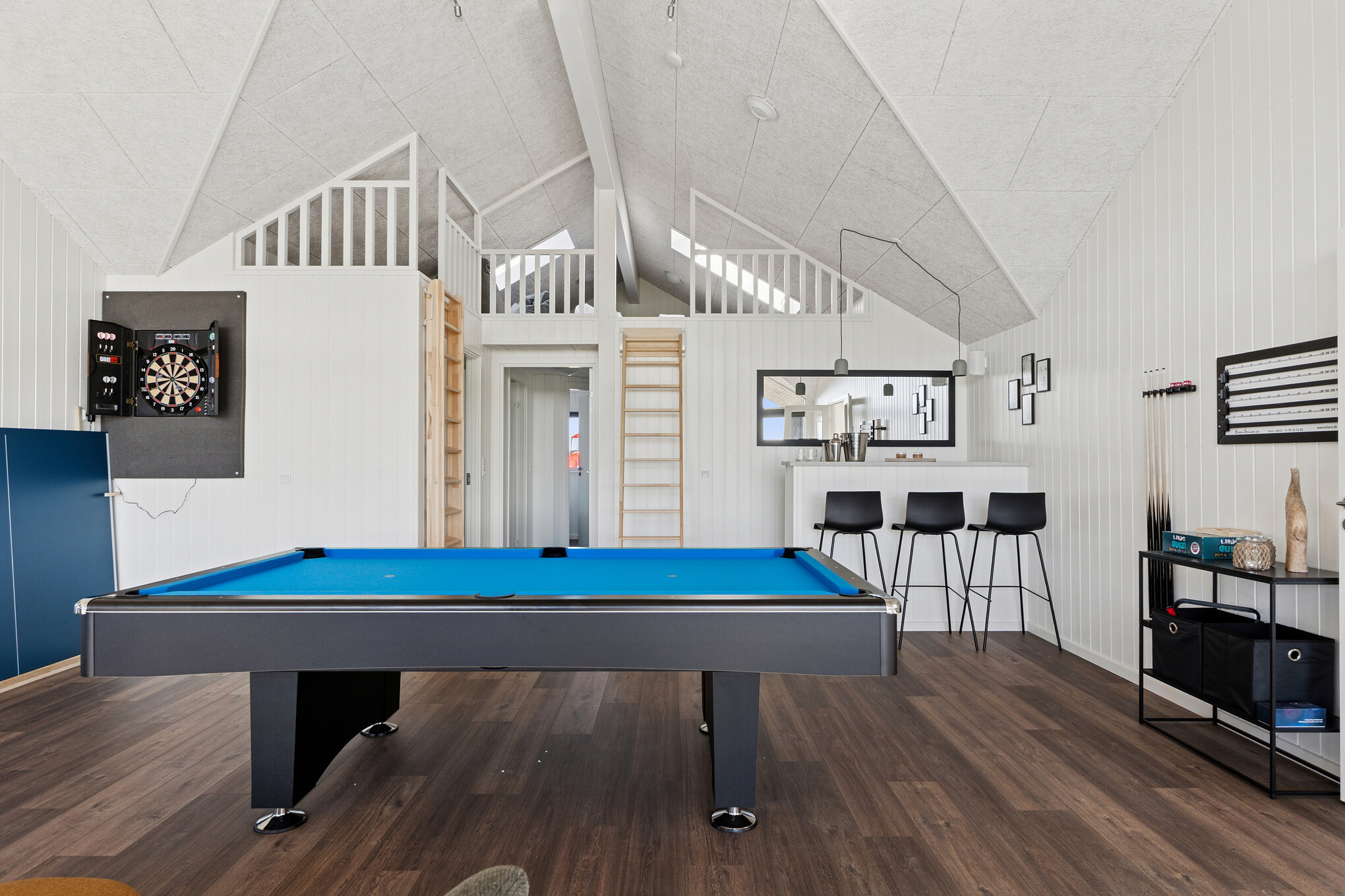 Luksushus nr. 673 til 20 personer tilbyr et stort aktivitetsrom med bl.a. biljard og dart