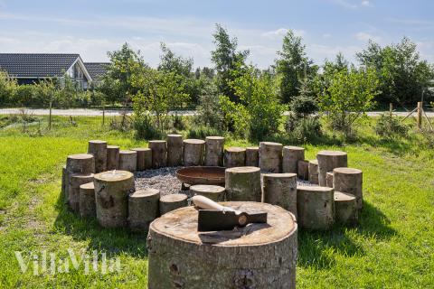 Stort utvalg av utendørsaktiviteter ved luksushus nr. 698 i Vestjylland.