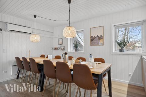 Oppholdsrom med plass til 14 i luksushus nr. 926.