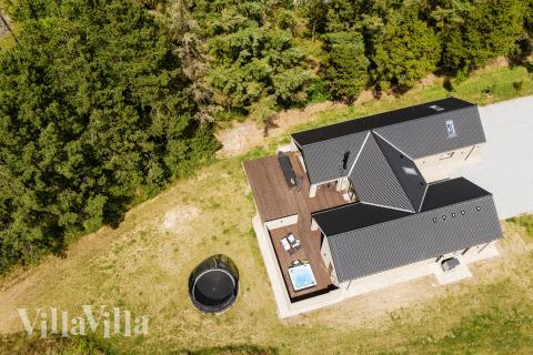 Hus nr. 593 med basseng og plass til 14 personer ligger i Sydjylland.